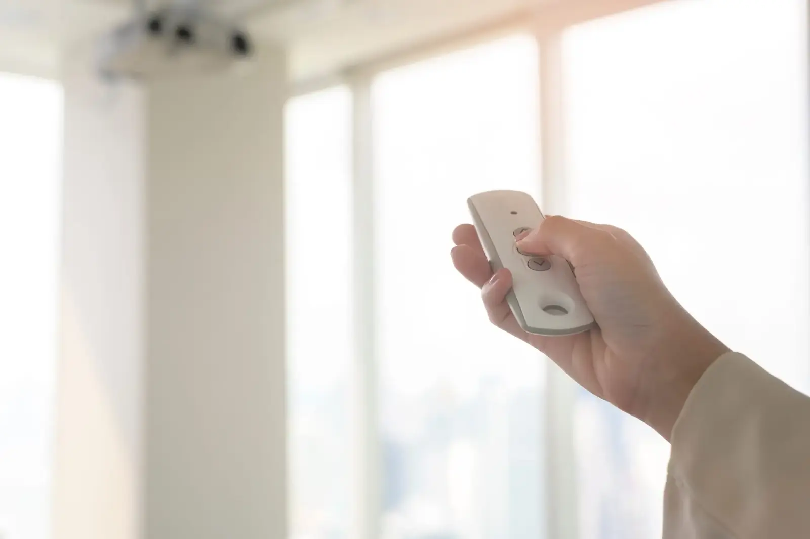 5 Benefits of Motorized Window Treatments